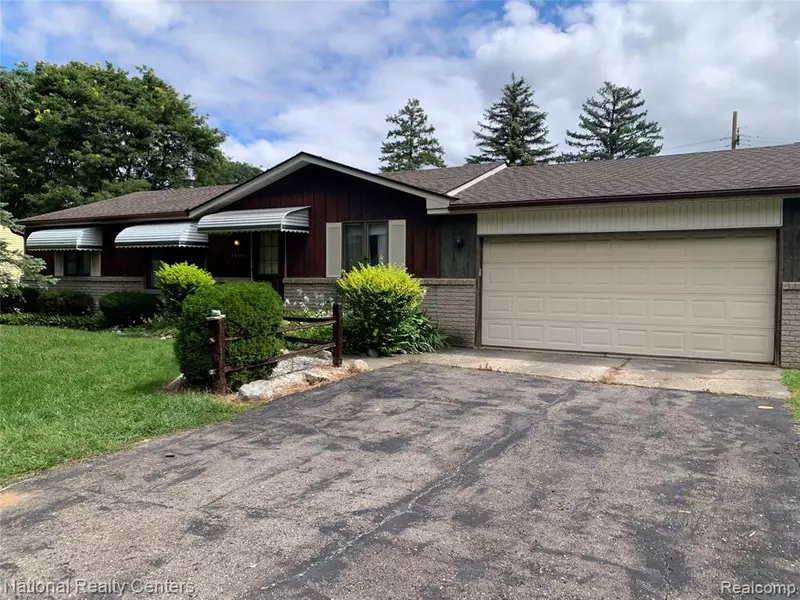 23334 Meadowbrook Road, Novi, MI 48375