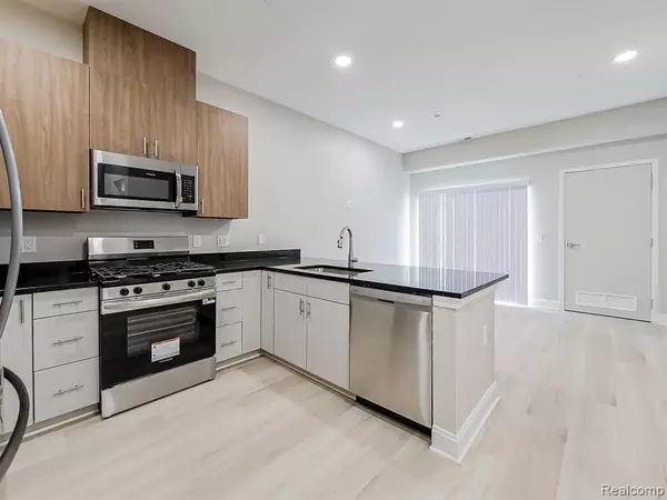 Westland, MI 48185,31480 Warren Road 304