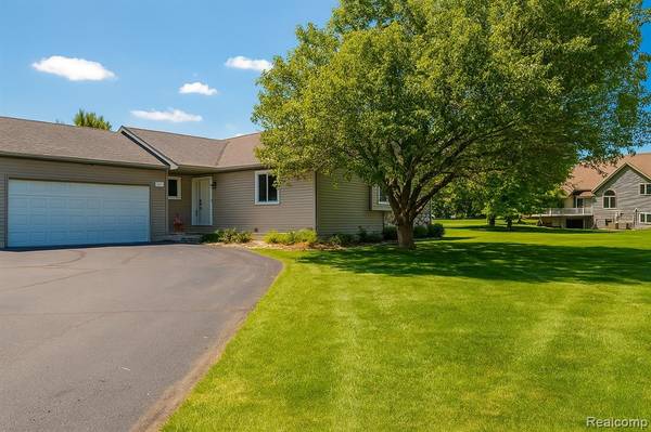 10178 Hawthorne Circle, Goodrich Vlg, MI 48438