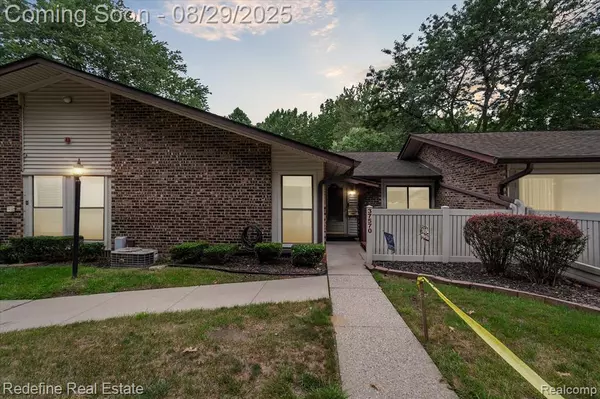 37570 Barkridge Circle, Westland, MI 48185