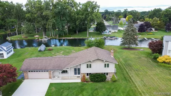722 Rachelle Street, White Lake Twp, MI 48386