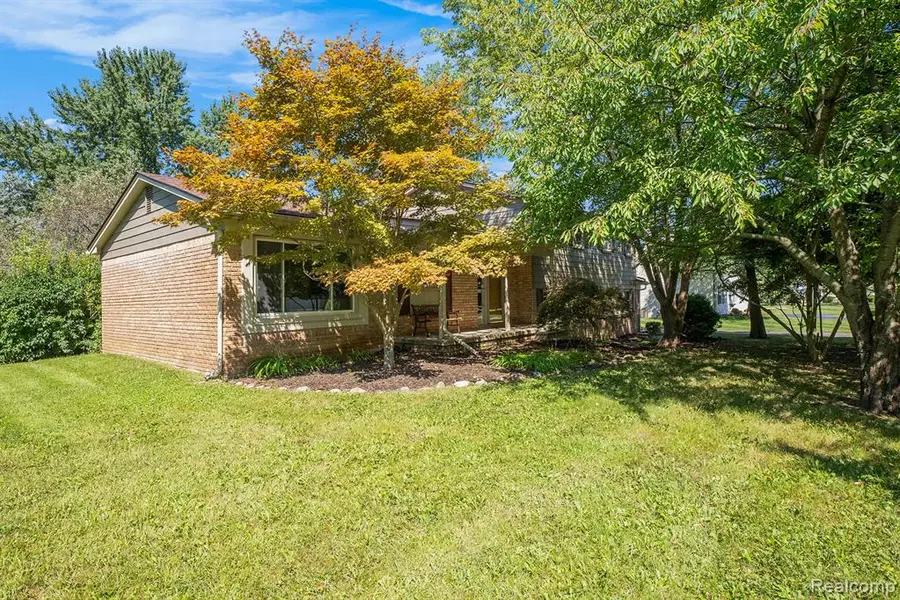 4516 Kevin Court, West Bloomfield Twp, MI 48322