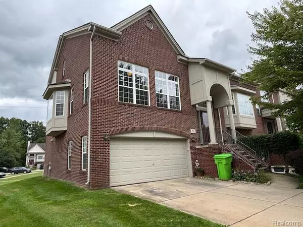 71 Grandview Circle, White Lake Twp, MI 48386