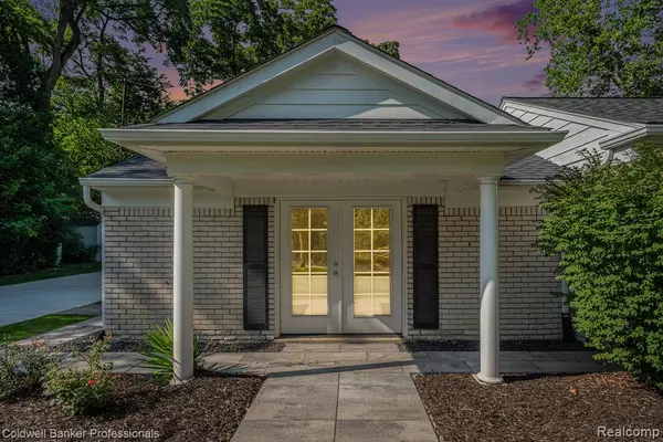 2984 Timberwyck Trail Drive, Troy, MI 48098