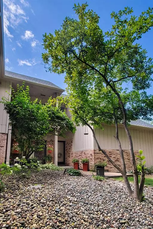 29256 Laurel Drive 88, Farmington, MI 48331