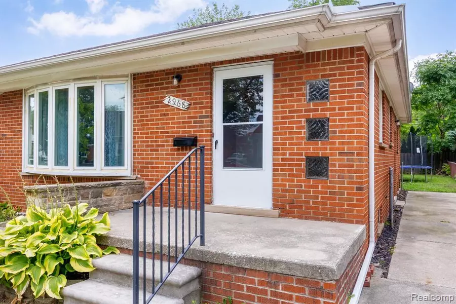 2968 Fort Park Boulevard, Lincoln Park, MI 48146