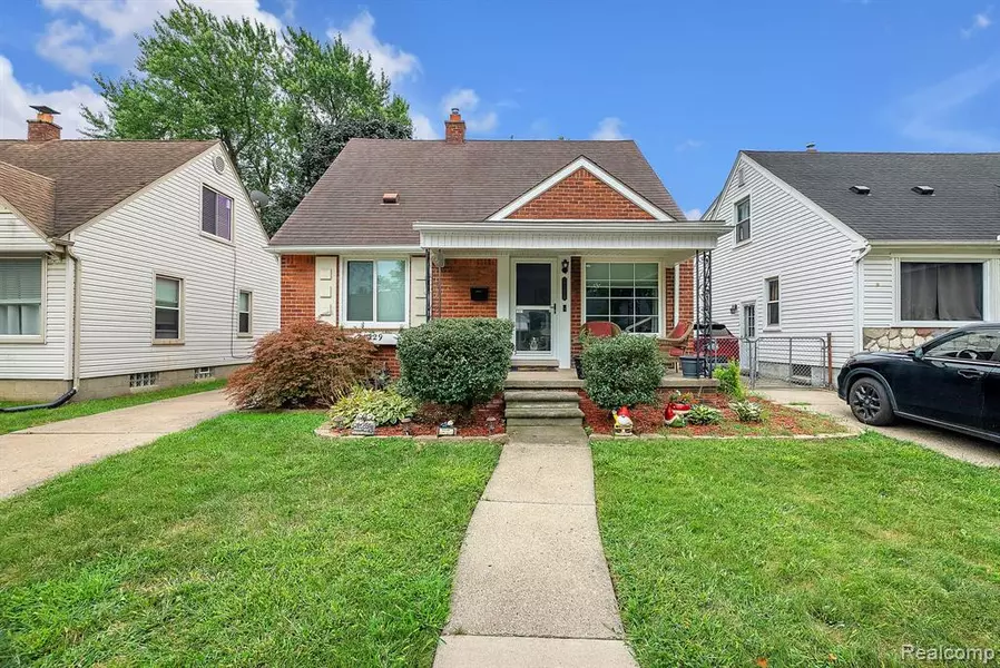 21329 Carlysle Street, Dearborn, MI 48124