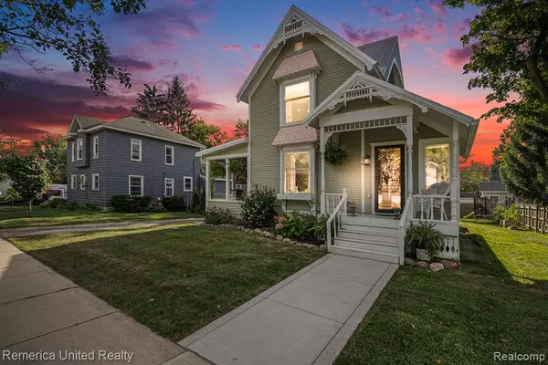 310 S Grand Avenue, Fowlerville Vlg, MI 48836