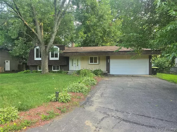 340 Union Lake Road, White Lake Twp, MI 48386