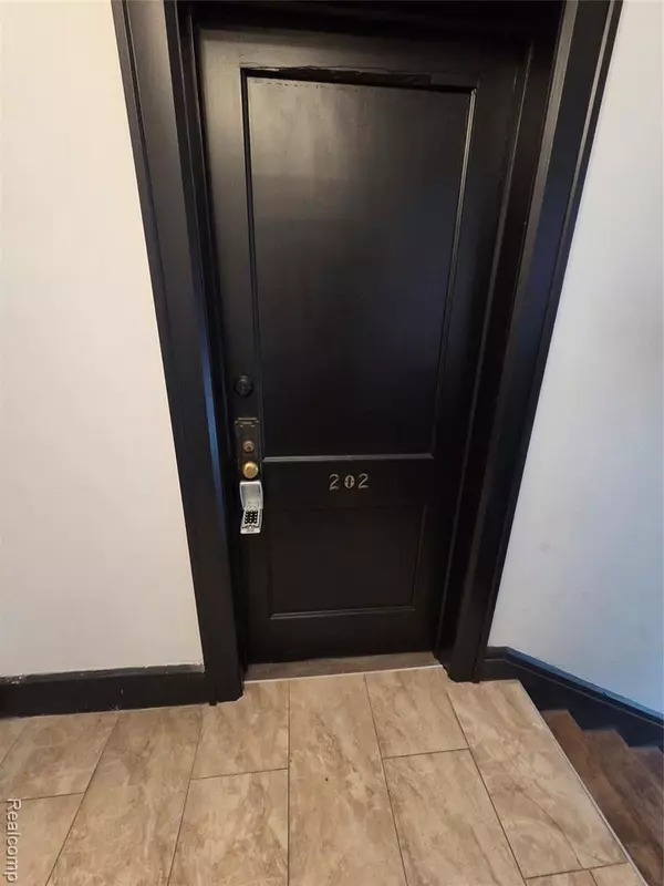 1533 ASH Street 202, Detroit, MI 48208