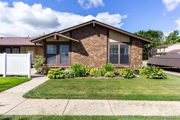 2877 Roundtree Drive, Troy, MI 48083