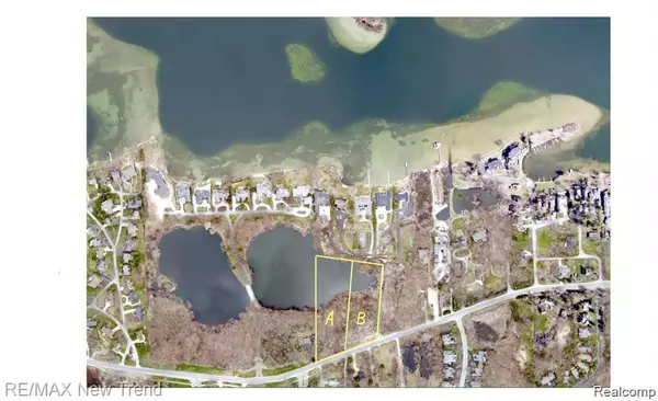 West Bloomfield Twp, MI 48323,6140 PONTIAC TRAIL