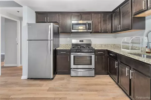 Detroit, MI 48207,250 E Harbortown Dr. #206 Crescent