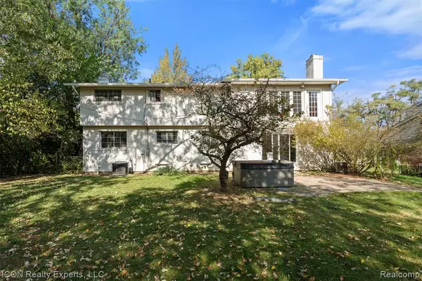 Bloomfield Hills, MI 48302,1965 DEVONSHIRE Road