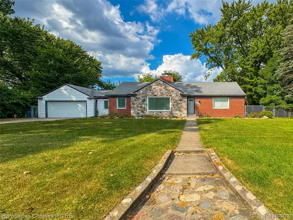 Southfield, MI 48076,19128 Coral Gables Street