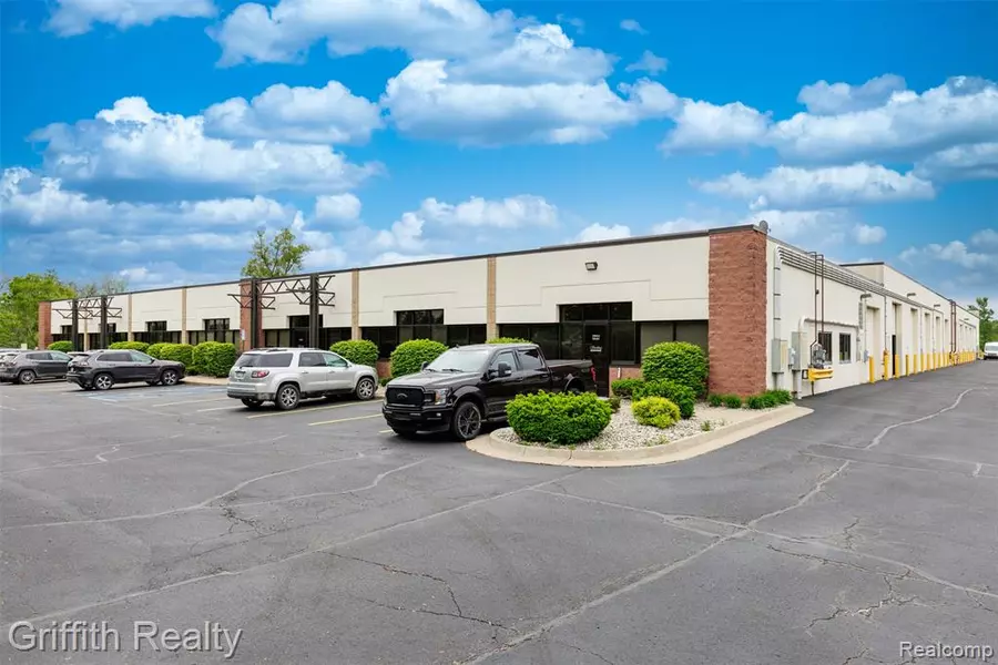 5864 Sterling Drive Suite 5900, Genoa Twp, MI 48843