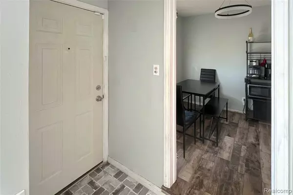 Detroit, MI 48205,18118 Hickory Street