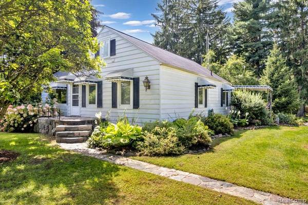 1381 Roods Lake Road, Mayfield Twp, MI 48446