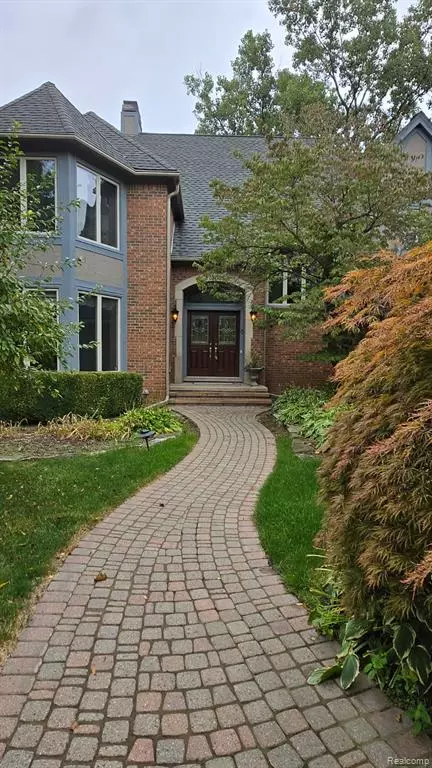 Farmington, MI 48331,27950 Copper Creek Lane