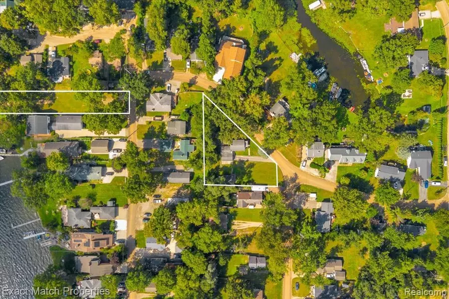 9467 Leona Street, White Lake Twp, MI 48386