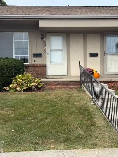 25325 Potomac Drive 40 3, South Lyon, MI 48178