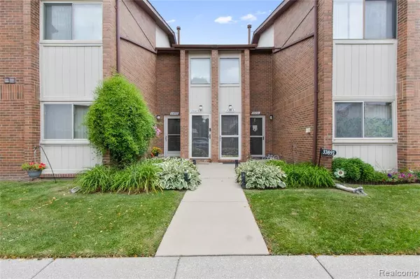 Livonia, MI 48152,33905 Pondview Circle