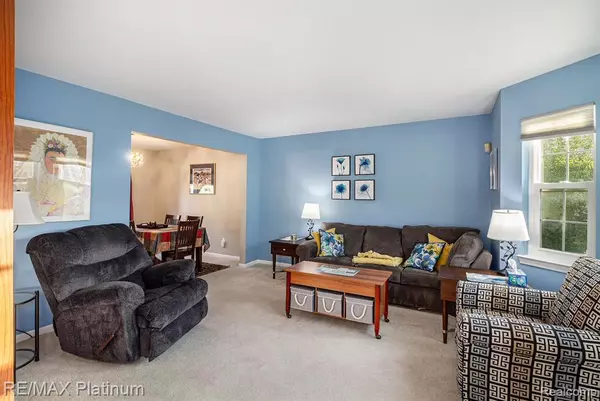 Howell, MI 48855,1827 Oak Squire Court