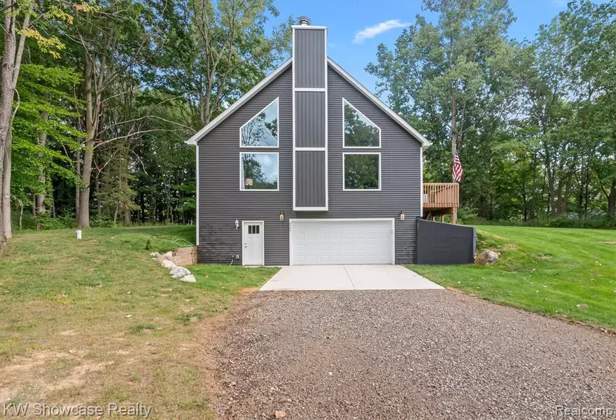 9760 Copper Ridge Drive, Fowlerville Vlg, MI 48836
