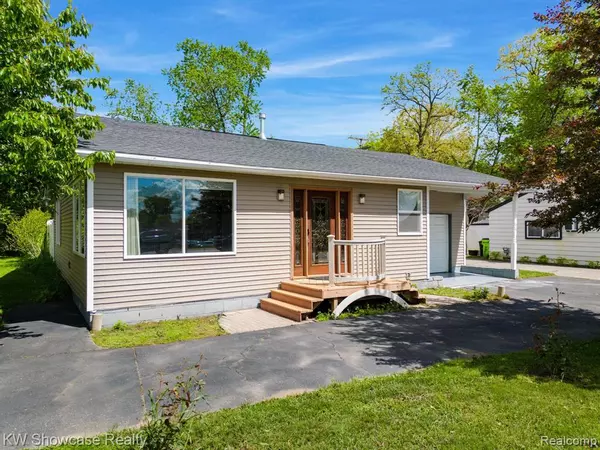 West Bloomfield Twp, MI 48323,7969 Richardson Road