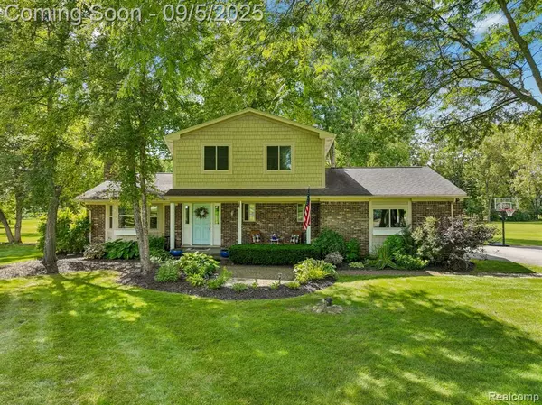 8127 Sleepy Time Court, Springfield Twp, MI 48348