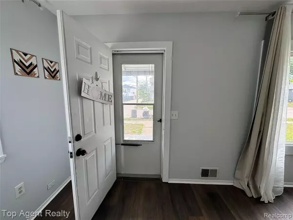 Madison Heights, MI 48071,27028 Barrington Street