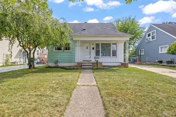 28627 Bridge Street, Garden City, MI 48135