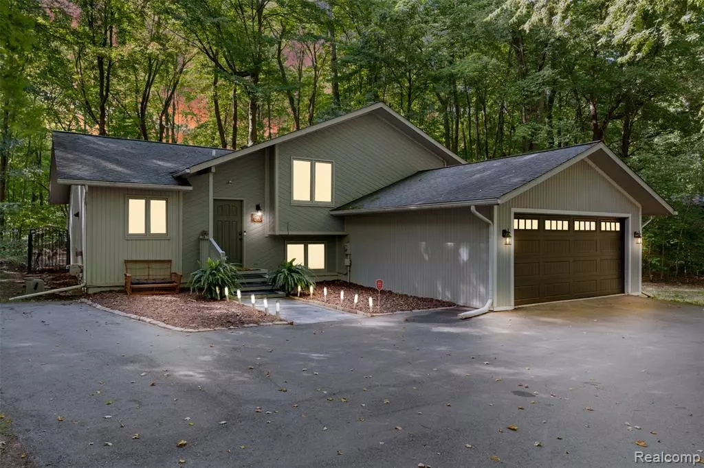 Lake Orion Vlg, MI 48362,4365 Rose Court