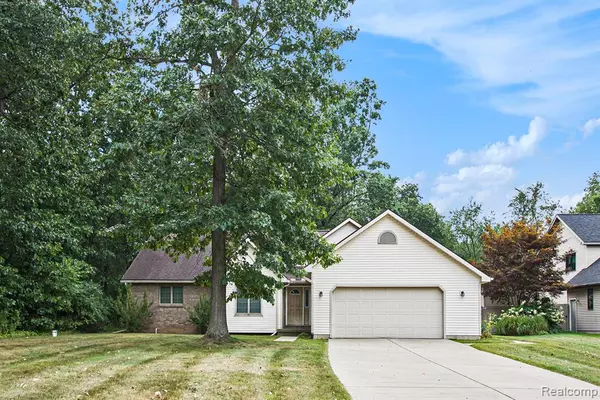 5522 Jessael Drive,  Bath Twp,  MI 48808