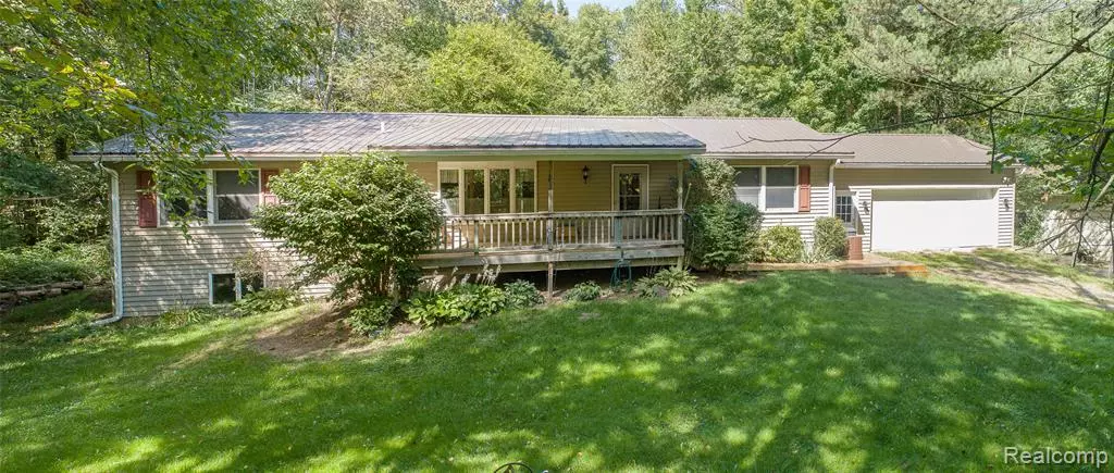 6855 Lyons Road, Goodland Twp, MI 48444