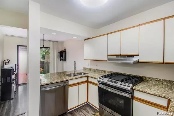 West Bloomfield Twp, MI 48322,6252 Potomac Circle