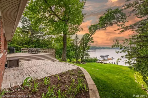 1700 Hamilton Drive, Bloomfield Hills, MI 48302