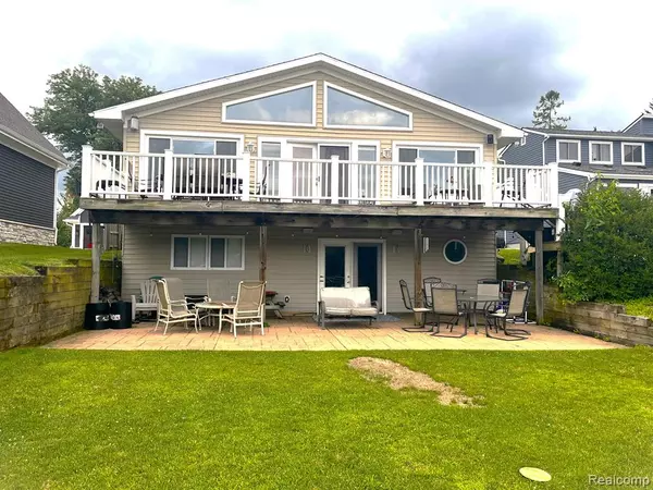 8480 CAROLS Drive, Brighton Twp, MI 48114