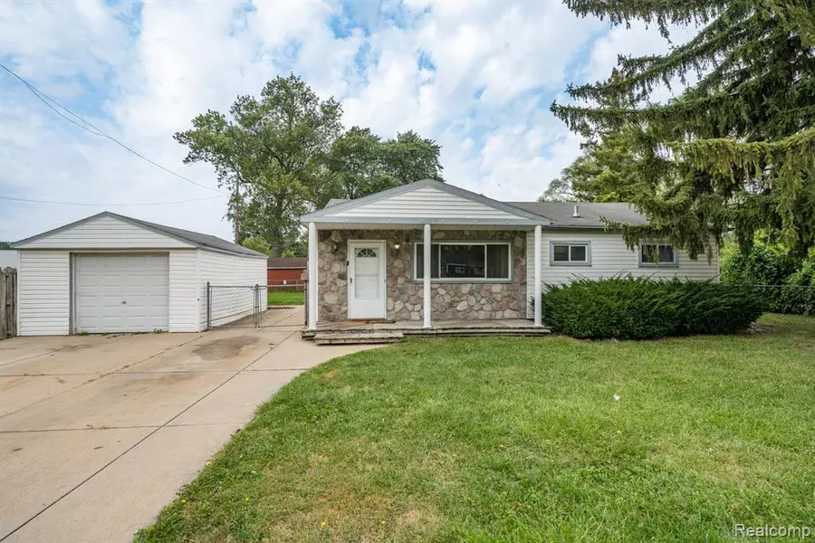 23085 Lauren Avenue, Warren, MI 48089