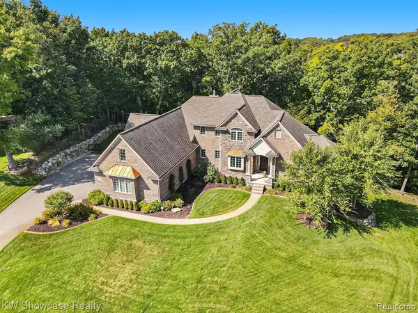12295 Boulder Pass, Brighton, MI 48380