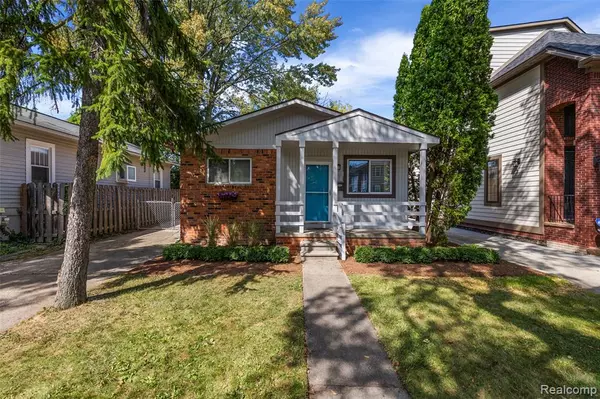 Birmingham, MI 48009,1483 BENNAVILLE Avenue