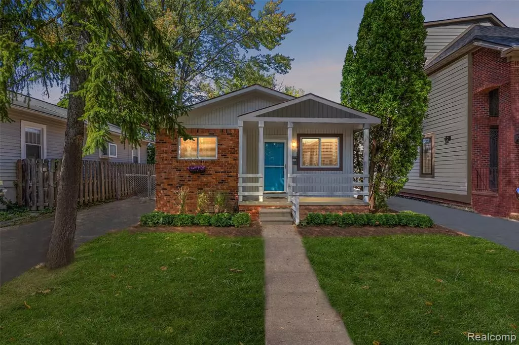 Birmingham, MI 48009,1483 BENNAVILLE Avenue