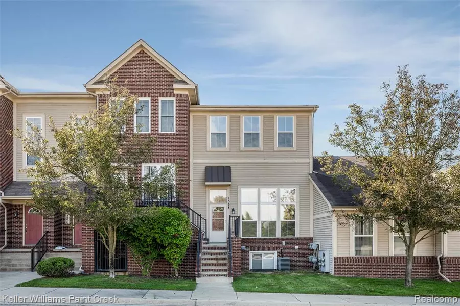 1358 Hillcrest Drive 4, Waterford Twp, MI 48327