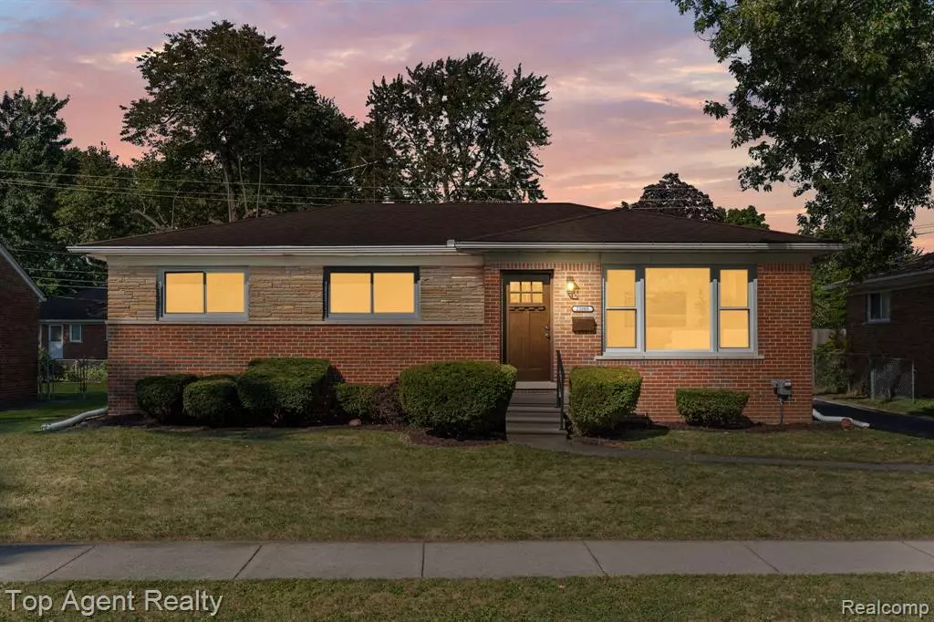 Eastpointe, MI 48021,23805 Raven Avenue