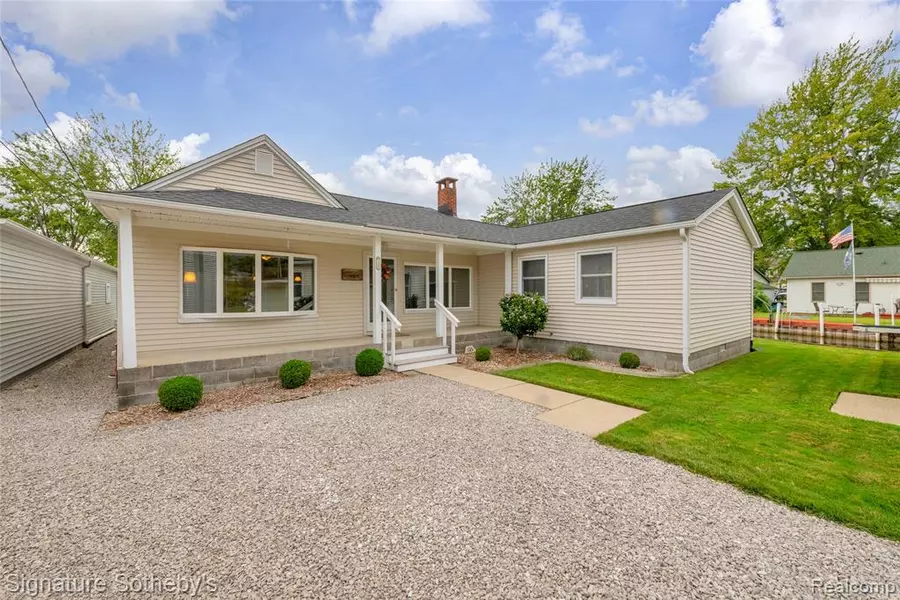 125 North Avenue, Algonac, MI 48001