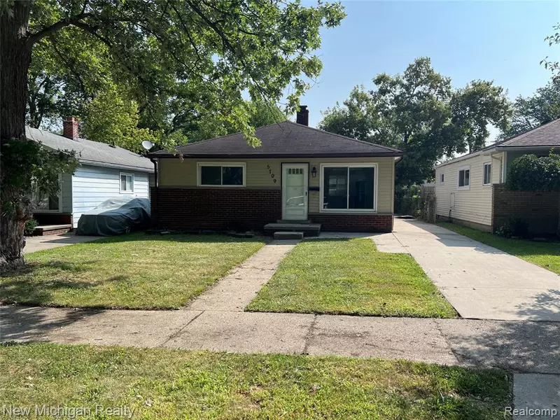5709 WEDDELL Street, Dearborn Heights, MI 48125