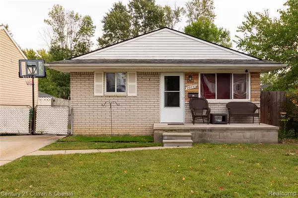 29737 Balmoral Street,  Garden City,  MI 48135