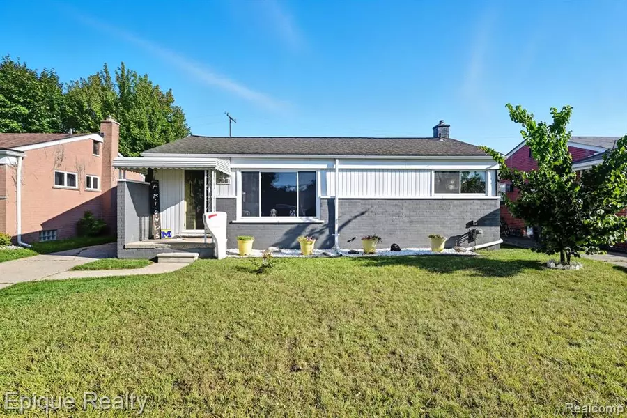 31640 Ann Arbor Trail, Westland, MI 48185