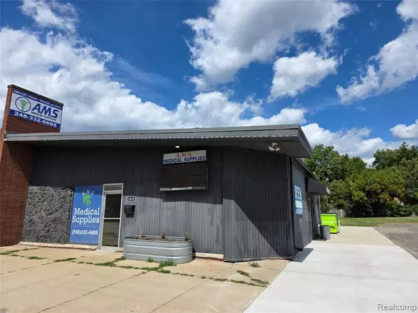 Waterford Twp, MI 48328,1028 W Huron Street