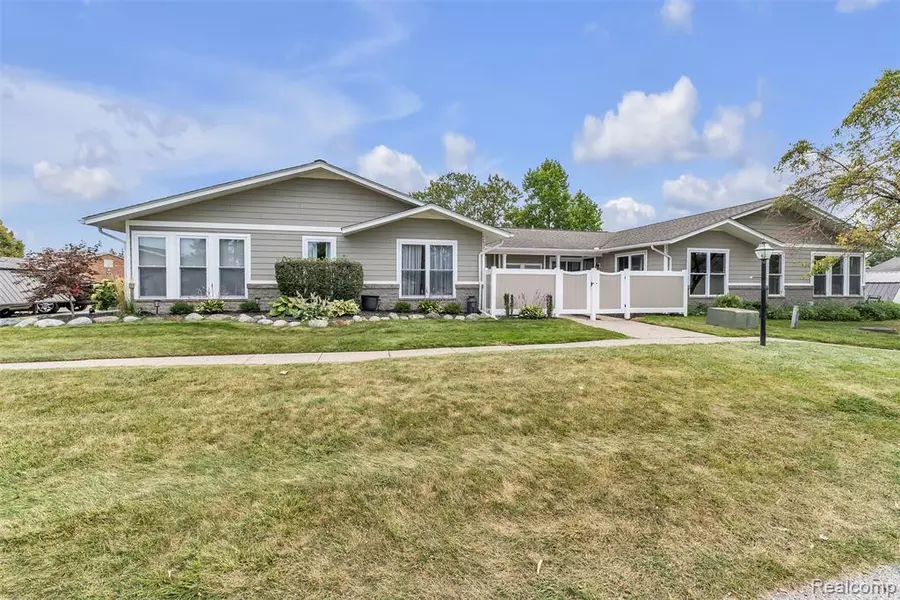 22653 Woolsey, Novi, MI 48375